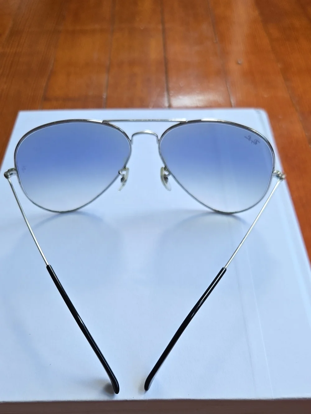 Ray-Ban Aviators - Picture 2 of 7